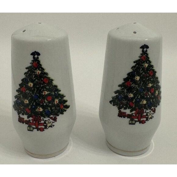 Festive Gold Trim Christmas Tree Salt And Pepper Shakers Great Condition 3.6” - Picture 1 of 4
